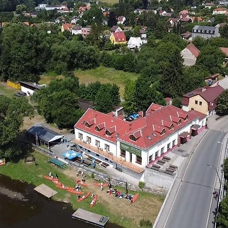 Hotel Ostende Chocerady Kültér fotó