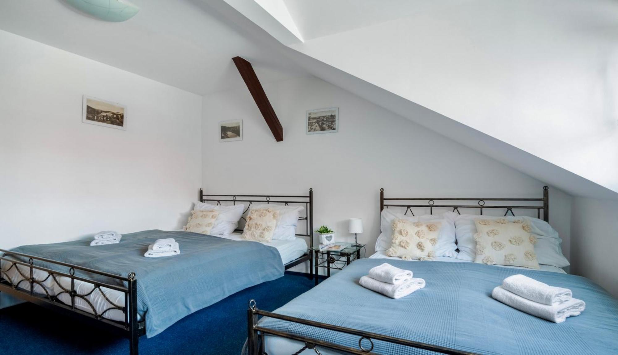 Hotel Ostende Chocerady Kültér fotó