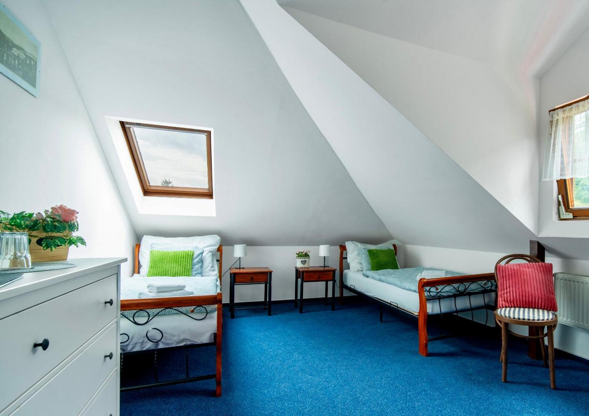 Hotel Ostende Chocerady Kültér fotó