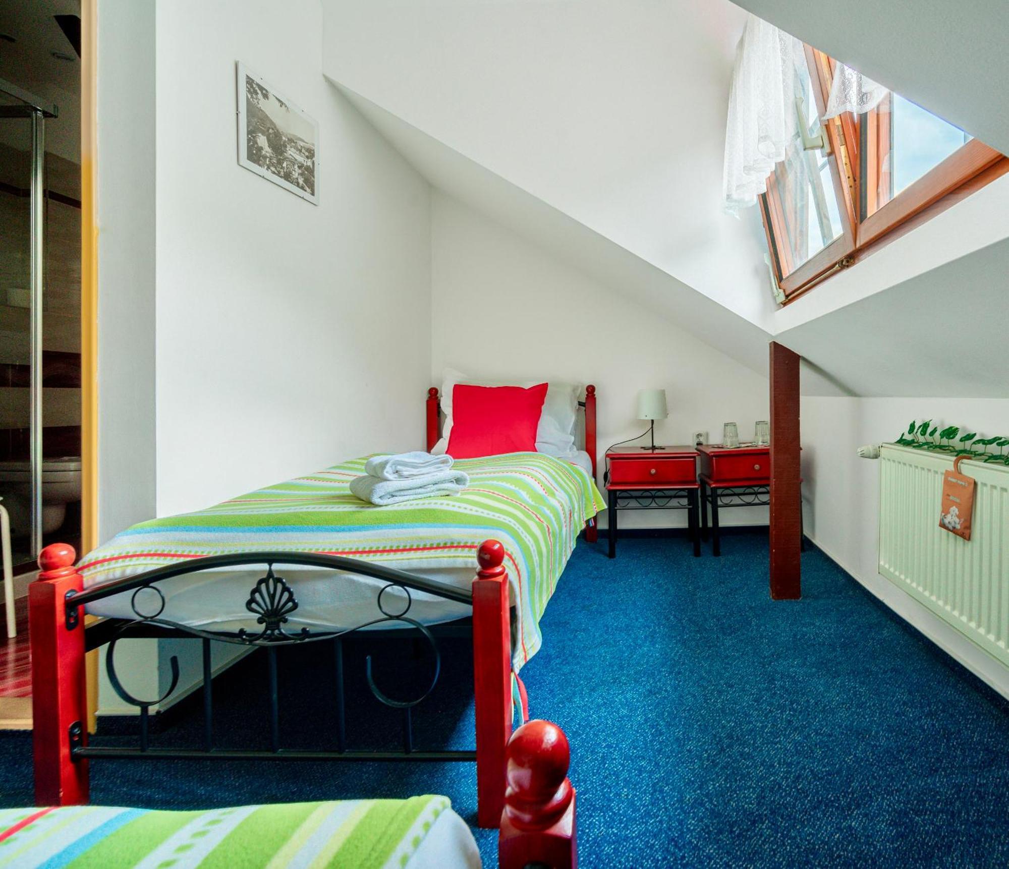 Hotel Ostende Chocerady Kültér fotó