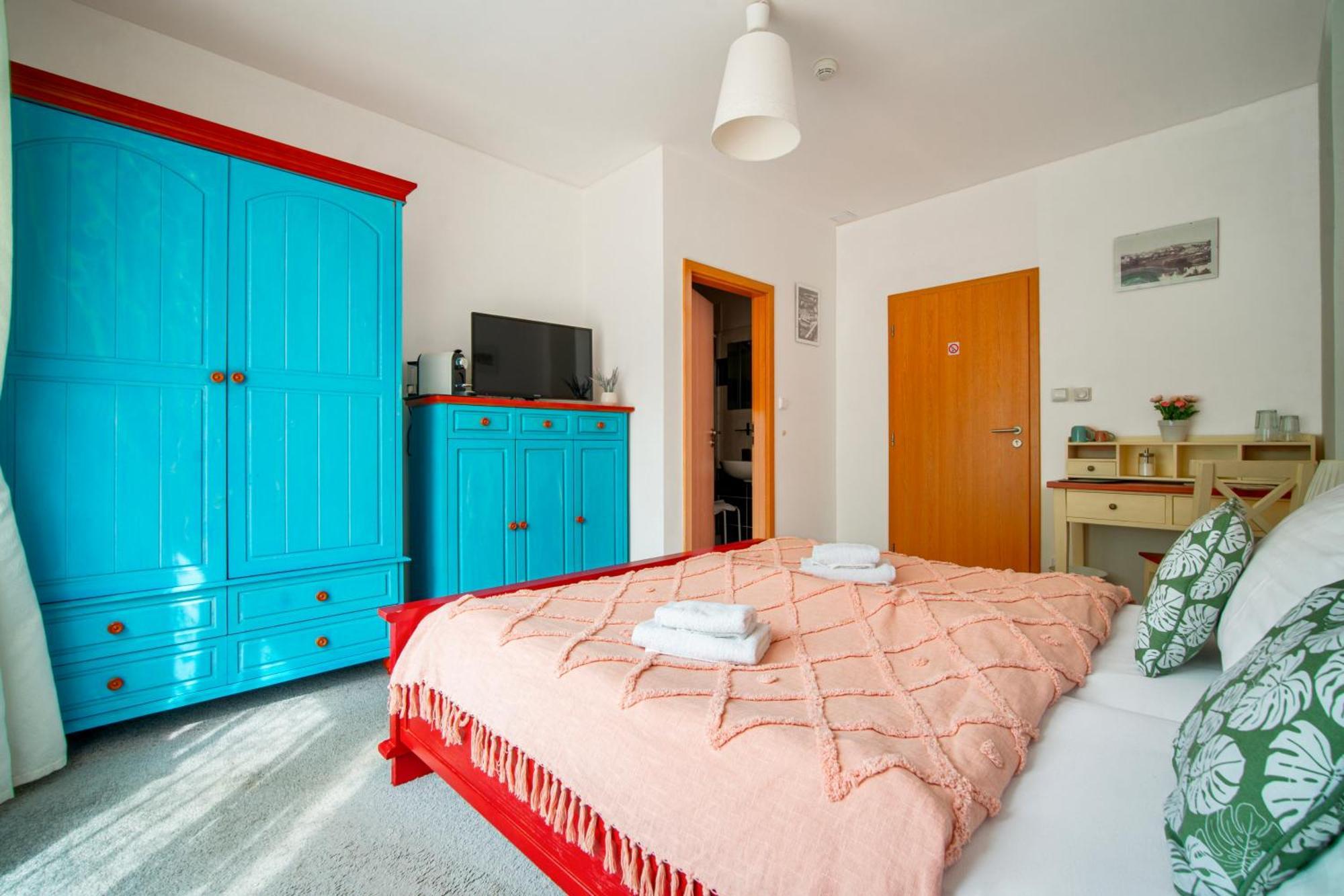 Hotel Ostende Chocerady Kültér fotó